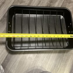 Roasting pan with handles