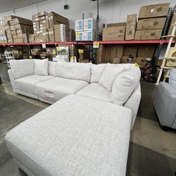 Dayna 4 PC Fabric Modular Sectional