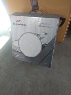 Dinner Plate Set Brand New
