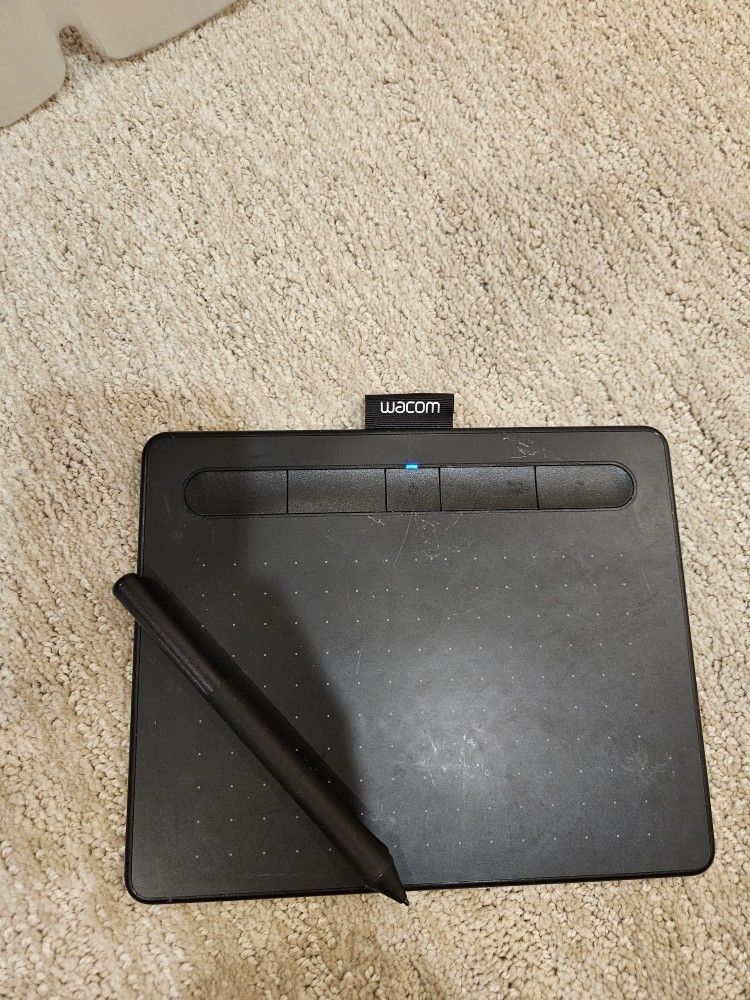 Wacom Intuos Bluetooth Tablet + Pen
