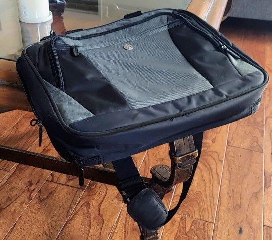 TARGUS Gaming /Laptop /Ipad Carry Case