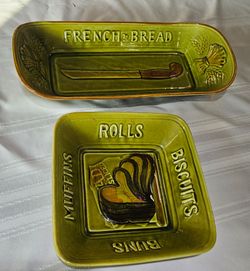 Bread serving plates set