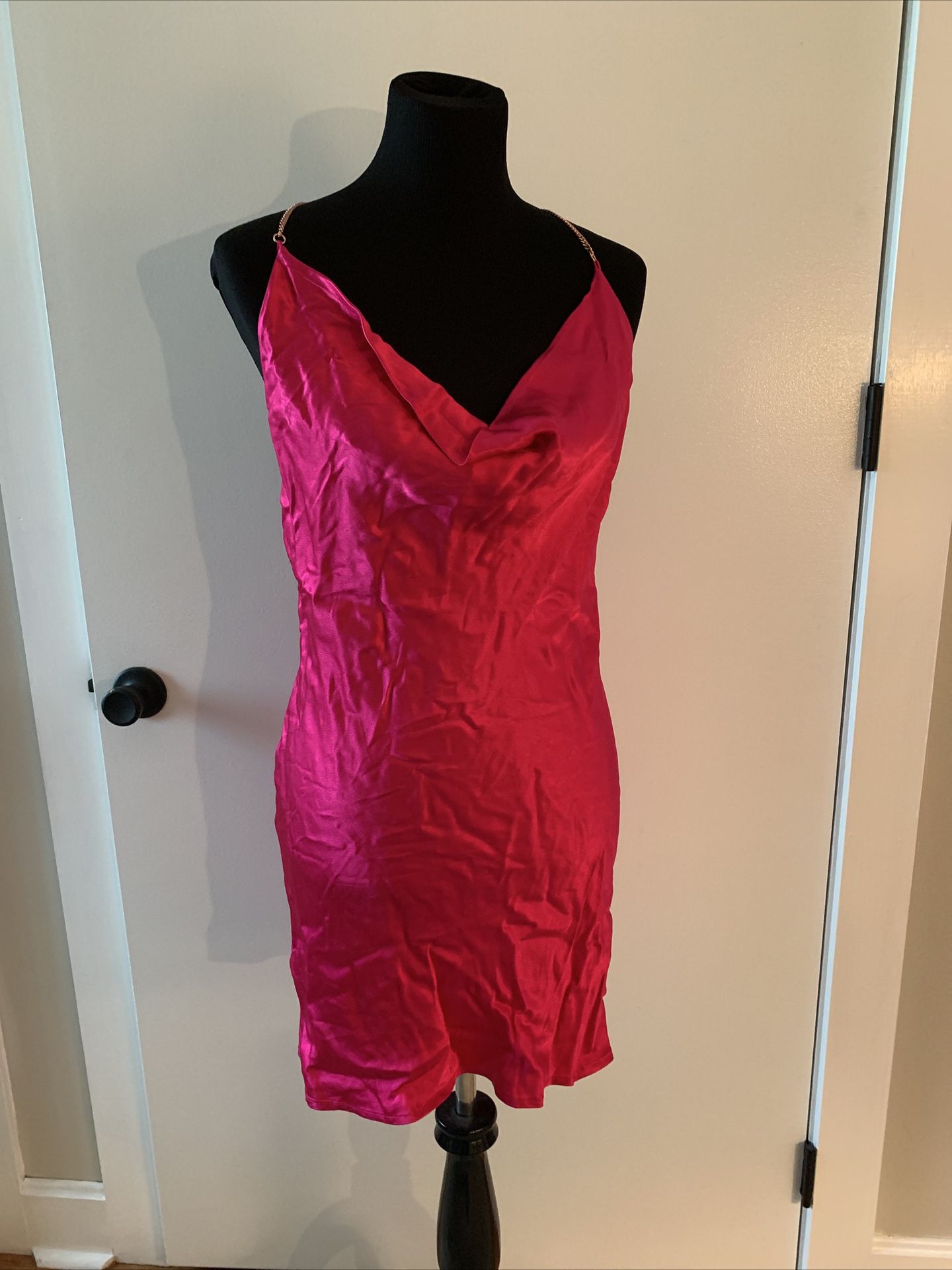 Forever 21 Womens Juniors Dress Hot Pink W Gold Chain Straps Size Med NWT