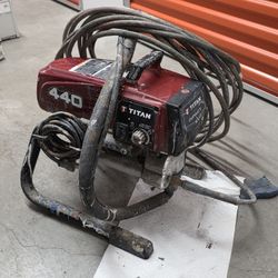 Titan 440 Paint Sprayer With Contractor Gun