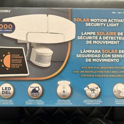 SOLAR MOTION ACTIVATED SECURITY LIGHT