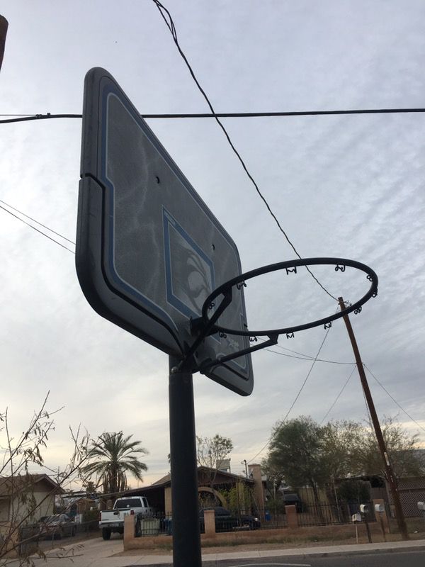 BASKETBALL HOOP 30obo trying to get rid
