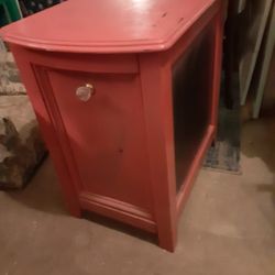 Pink & Black Side Table $15.00 Cash Only (Serious Buyers)