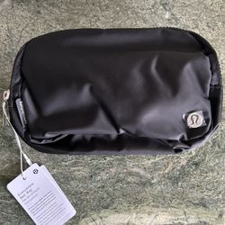 New black lululemon Everywhere Belt Bag 1L for Sale in Upland, CA - OfferUp New black lululemon Everywhere Belt Bag 1L for Sale in Upland, CA - OfferUp