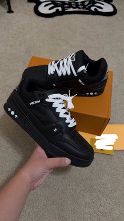 black lv trainers