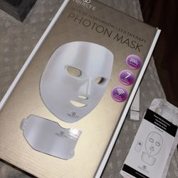 Red Light Therapy Mask
