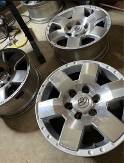 four 17” alloy rims
