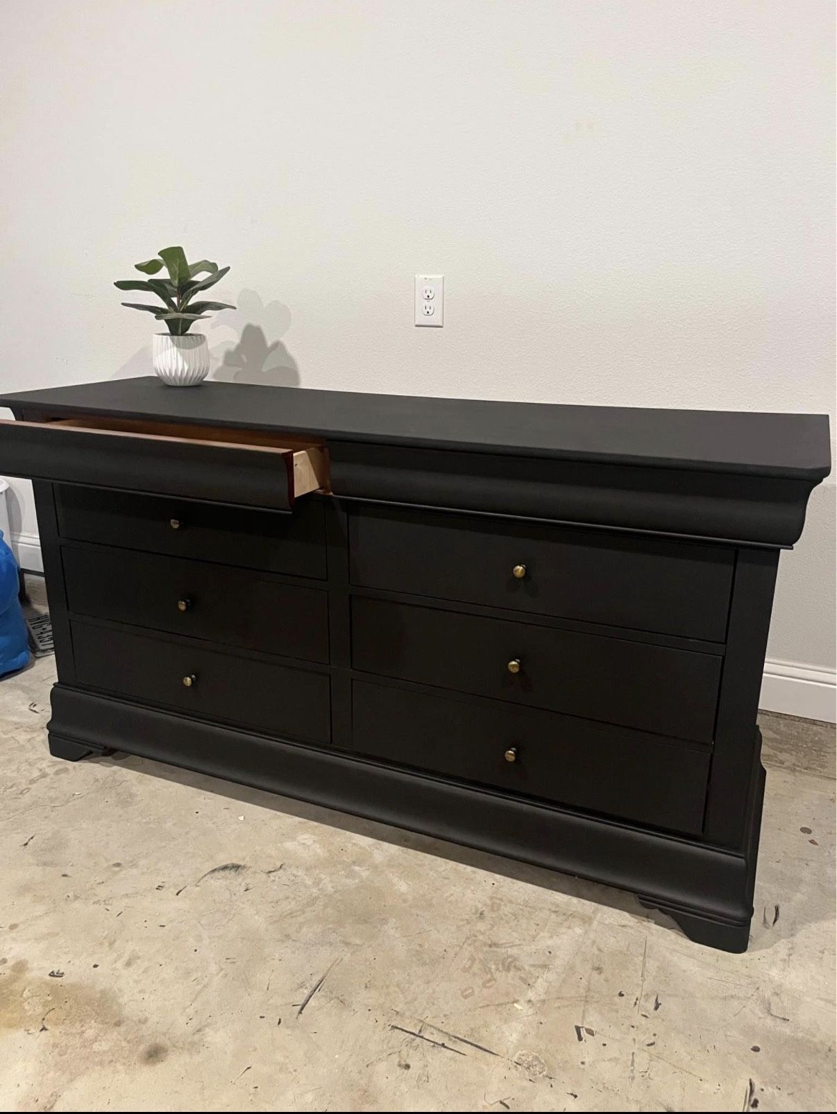 Dresser & Nightstand