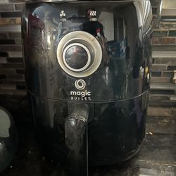  Small Ninja Air fryer In Great Condition Just Moving $30.00 & Will Deliver In Visalia Or Tulare$10  