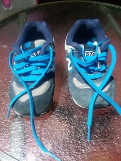 Boy's tennis size 7
