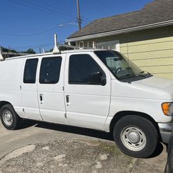 2002 Ford E-150