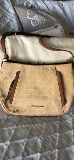 Michael kors crossbody
