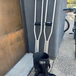Small Walking Boot & guardian brand crutches with pads 