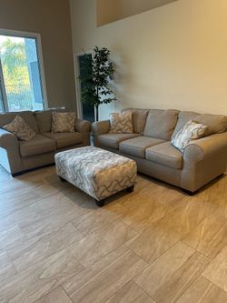 Sofa/love seat set