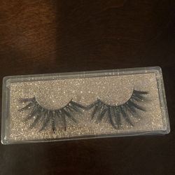 2$ Lashes