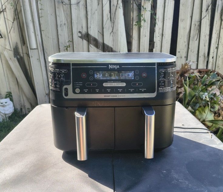 Ninja Foodi MAX Dual Zone Air Fryer with Smart Cook System
Two Five quart Baskets ( 10 quarts )