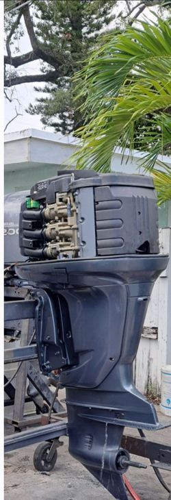 Pair of 200hp Yamaha Four Stroke Engines