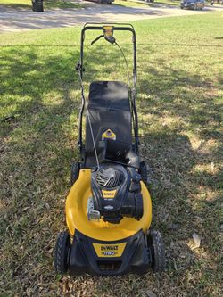 dewalt self propelled lawnmower