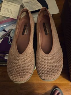 Used Womans skechers Air cooled memory foam