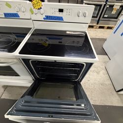 Electric stove In great condition well cleaned, delivery available 🚚