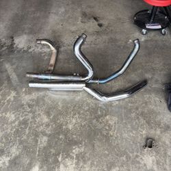 Stock 2014 Harley Touring Exhaust Off Of A Ultra Limited 103ci