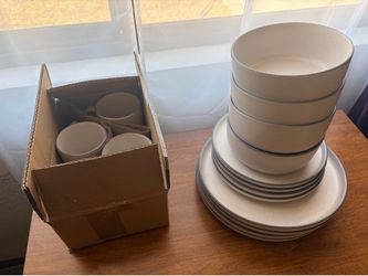 16 piece set -white speckled