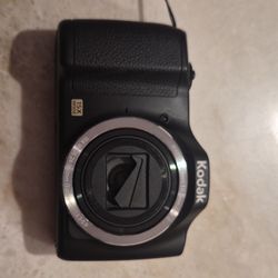 Kodak PIXPRO FZ152 Black Digital Camera 15x Optical Zoom