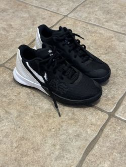 Nike Kyrie Basketball Shoes 