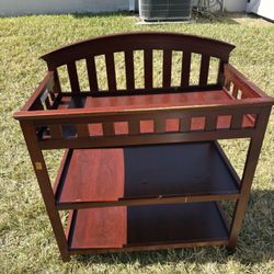 Selling crib with changing table.