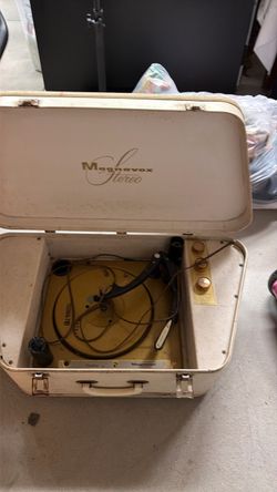 Magnavox Stereo