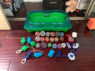 Beyblade Burst Lot – Stadium, 20+ Beyblades & Multiple Launchers