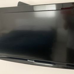 Panasonic 32” TV With Wall Mount And Antenna