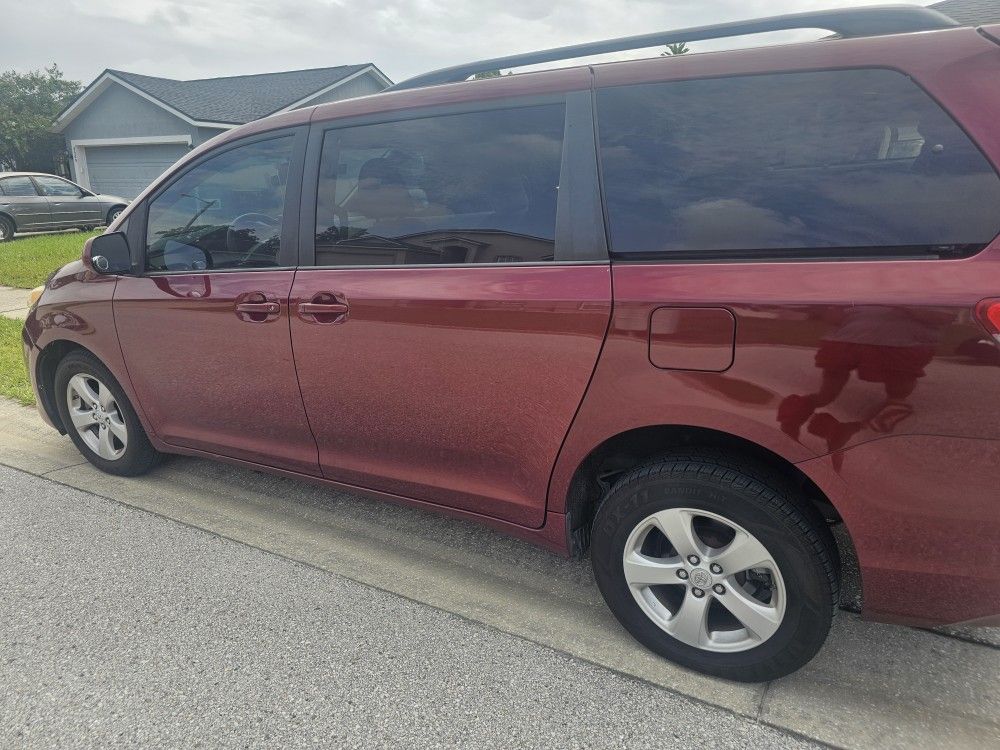 2011 Toyota Sienna