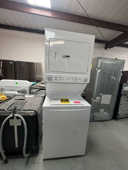 Frigidaire stackable washer/ Gas dryer