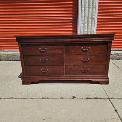 8 Drawer Dresser 
