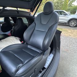 2016-2020 Tesla Model X OEM Driver Seat Black Leather Power 1494916-00-A