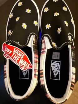 Vans Daisy patch women’s size 9 NEW