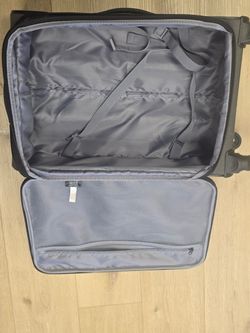 Luggage carry on size