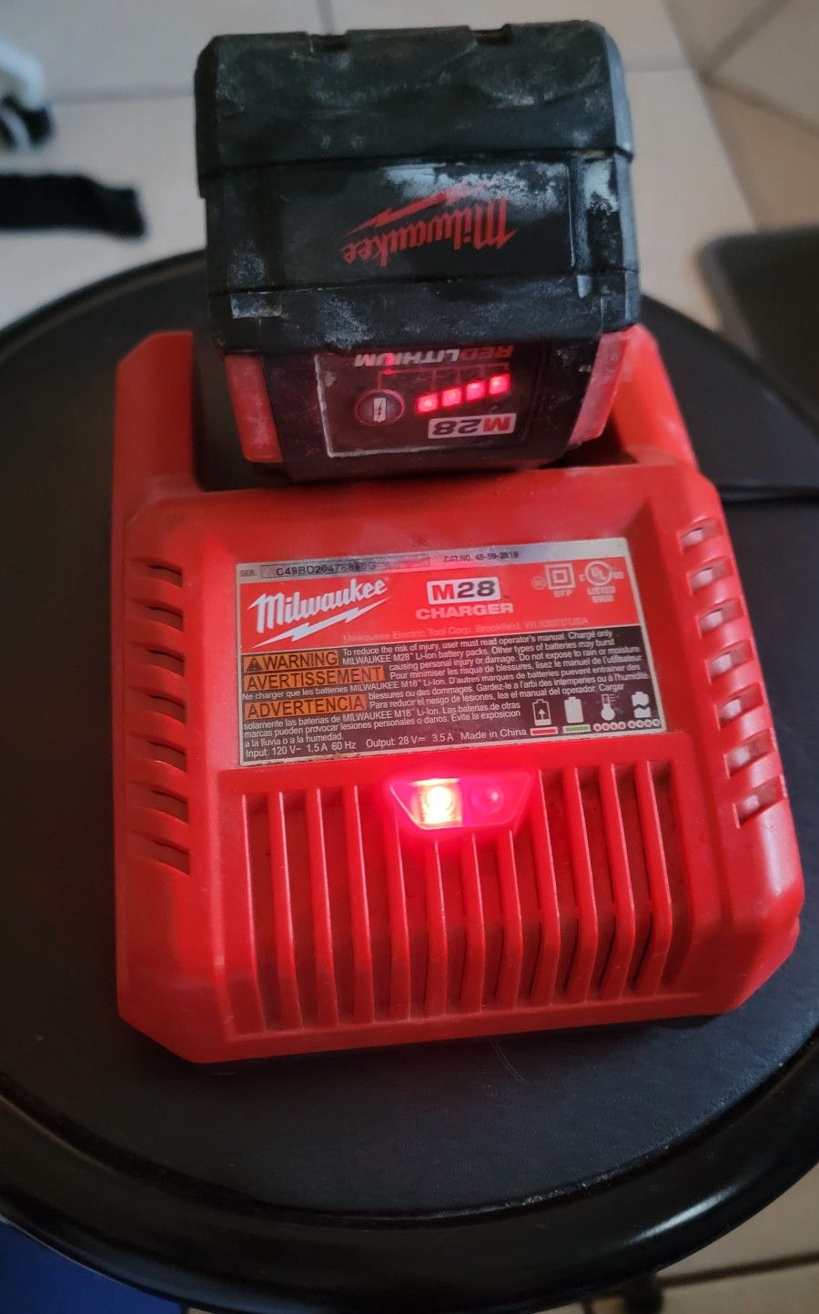 Milwaukee M28 48-11-2830 Lithium Battery & Charger