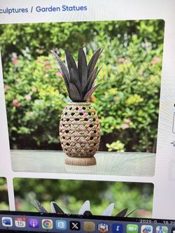 New pineapple outdoor Light. (25”)