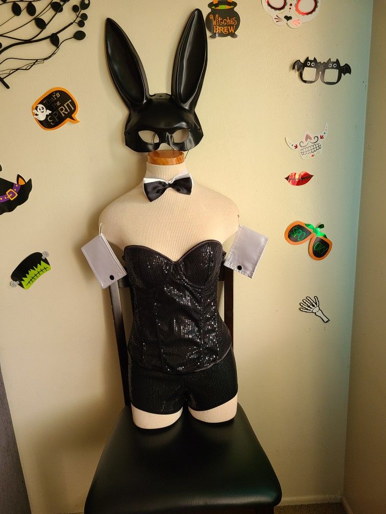 Halloween Costume Sexy Bunny  Size L 5pc  New. 