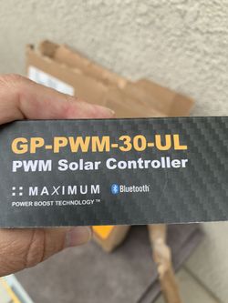 RV Go Power 30 Amp Solar Controller 