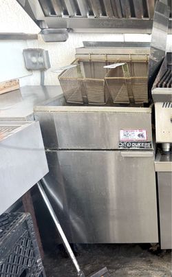Dukes Commercial Gas Deep Fryer with Baskets