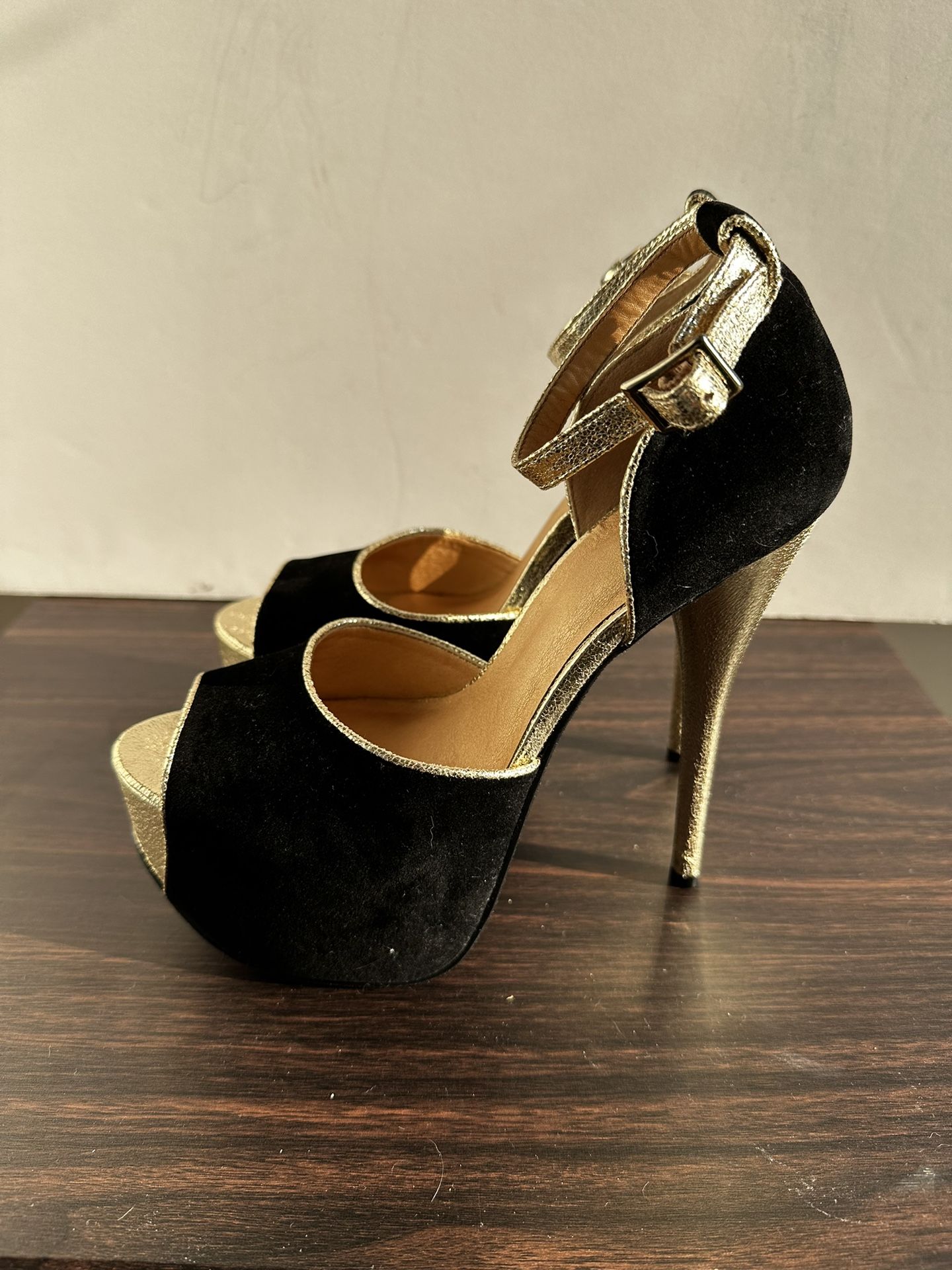 Madison By Shoe dazzle High heels
