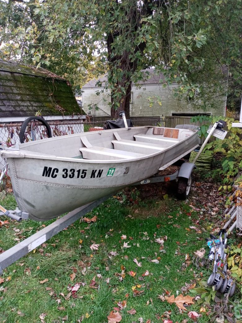 Photo At the end of the month I will be putting the boat up for the winter. And off the offer up untill spring .