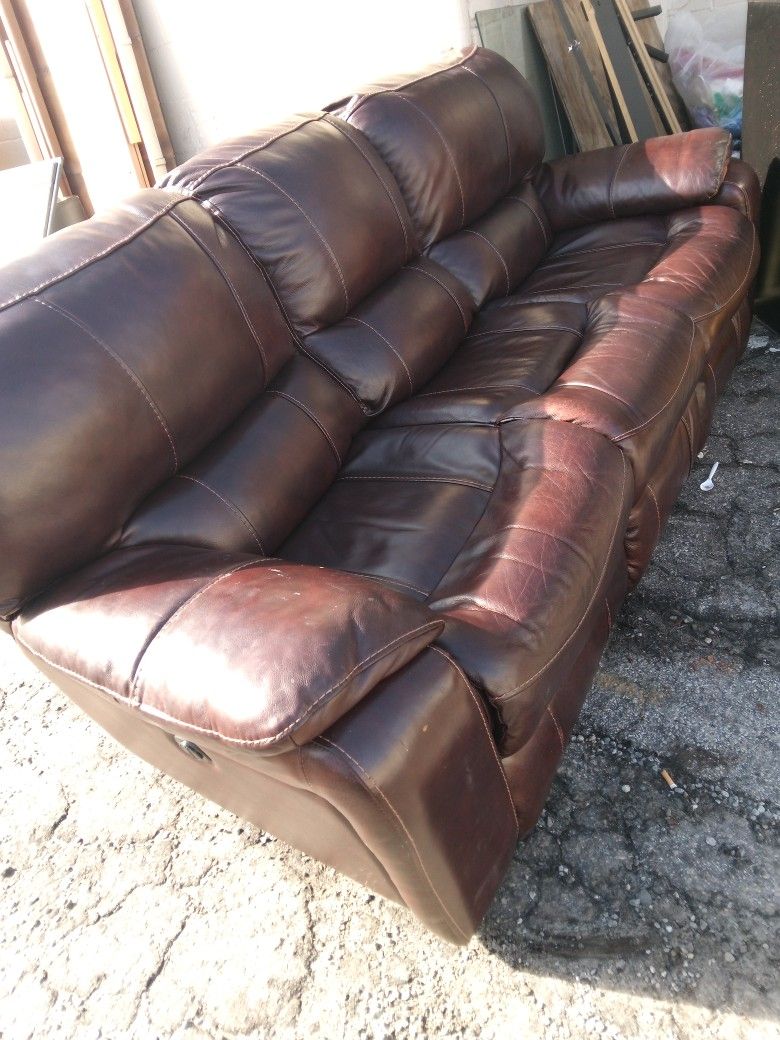 Leather Sofa And Loveseat Set "Won't Last" Pickup Today 
